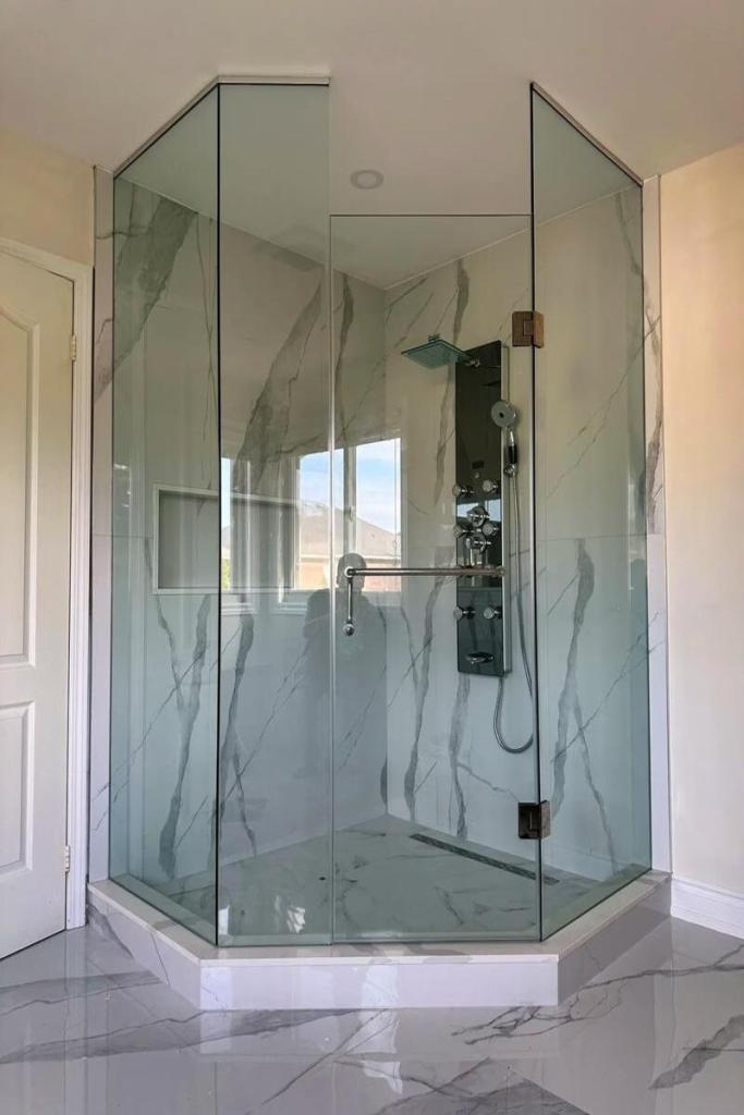 Tempered glass bathroom wall panel with modern transparent finish