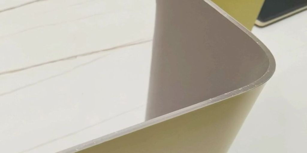 Curved bending of SPC wall panels showing smooth corner transition and excellent waterproofing, with notes on larger space usage and possible bulging from internal stress